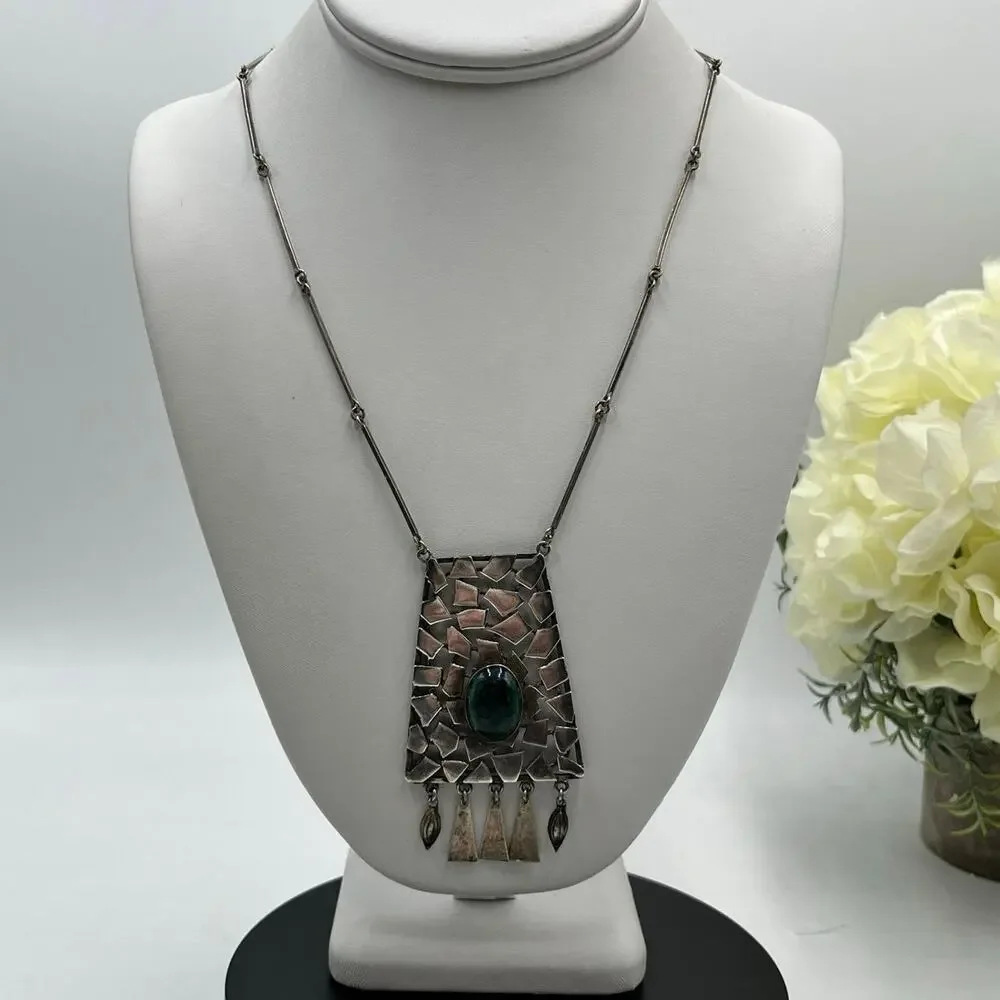 Vintage Sterling Silver Green Stone Openwork Pendant Necklace 31.5g, 28